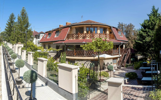 Villa Rosa Boutique Hotel