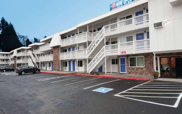 Motel 6 Bremerton, WA