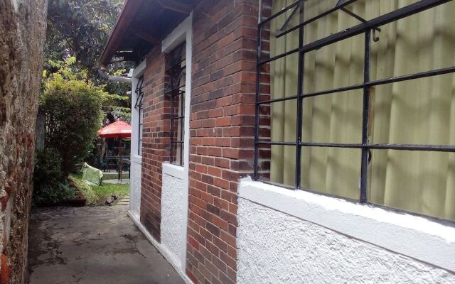 Hostel y Restaurante Casa Jacaranda