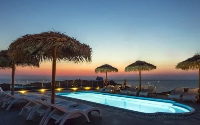 Oia's Sunset Apartments