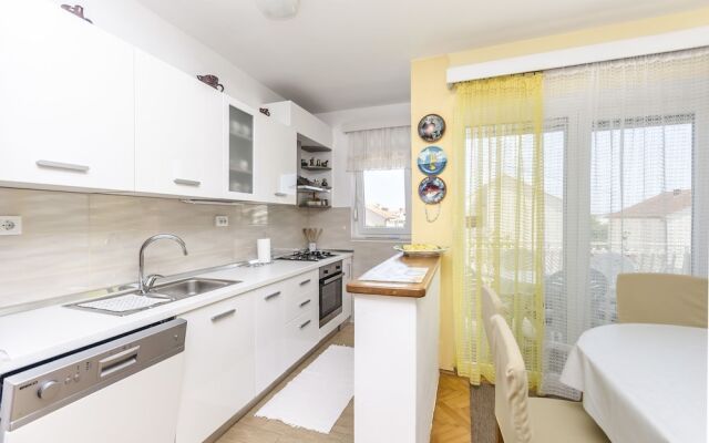 Apartment Lola