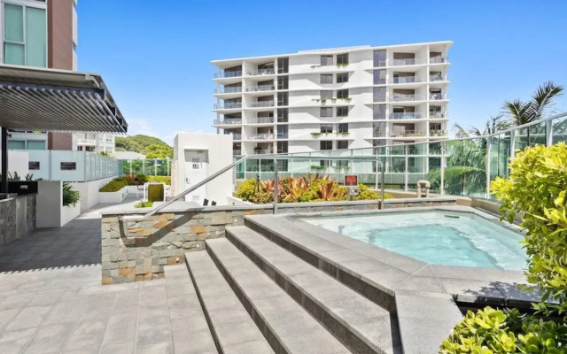 Luxury Beachfront Stay in Kirra