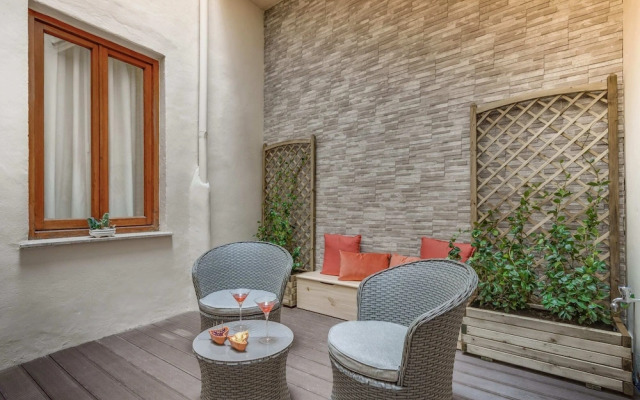 Giglio Courtyard - Duomo Stylish Apartment