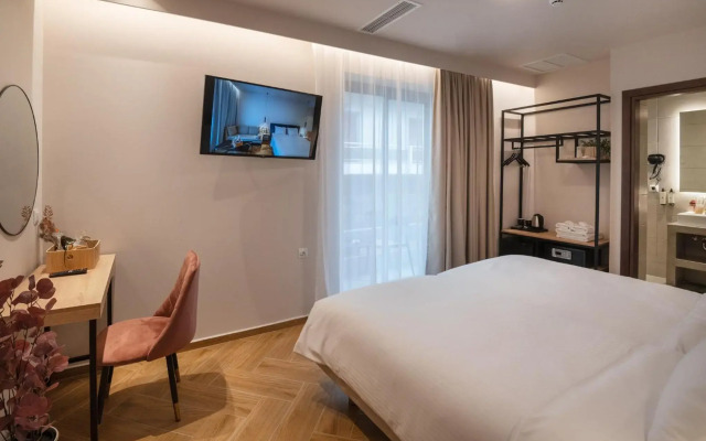 IRA Hotel