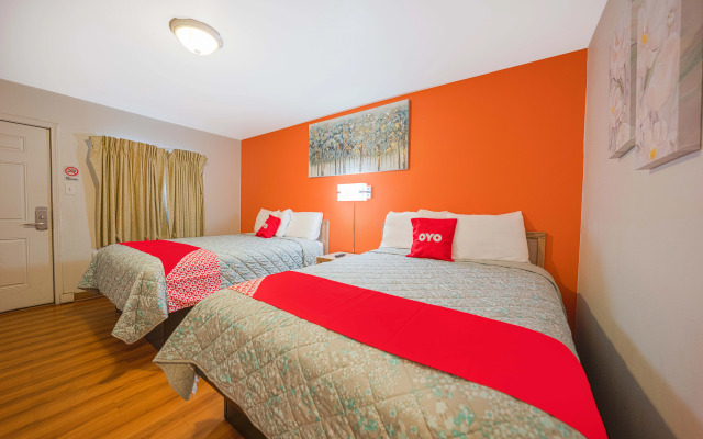 Royal Gateway Motel By OYO