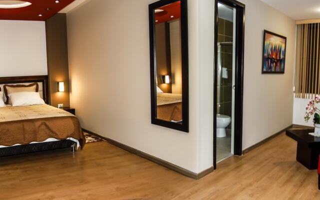 Plaza Sur Hotel & Suites