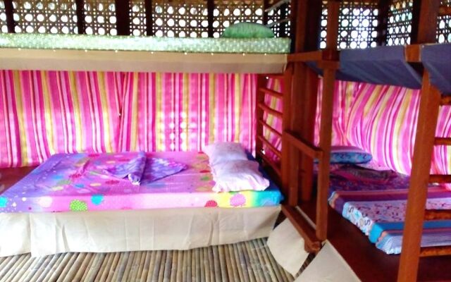 Batuan Hammock Hostel