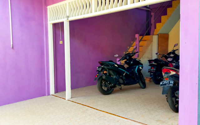 Queen Asri 2 RedPartner