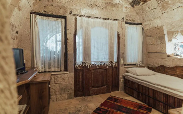 Sah Saray Cave Suites Halal Hotel