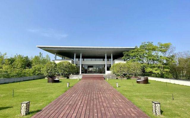 Lushan West Sea Resort, Curio Collection by Hilton
