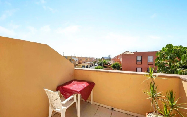 Remarkable 2-bed House in Arona