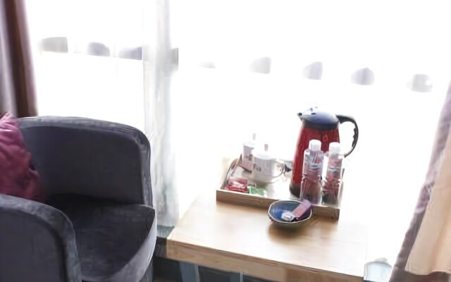 Hairong Yisheng Hotel