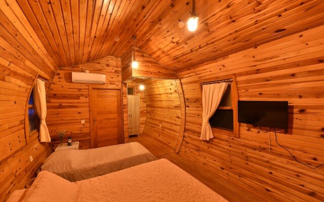 Green Pine Beach & Bungalows