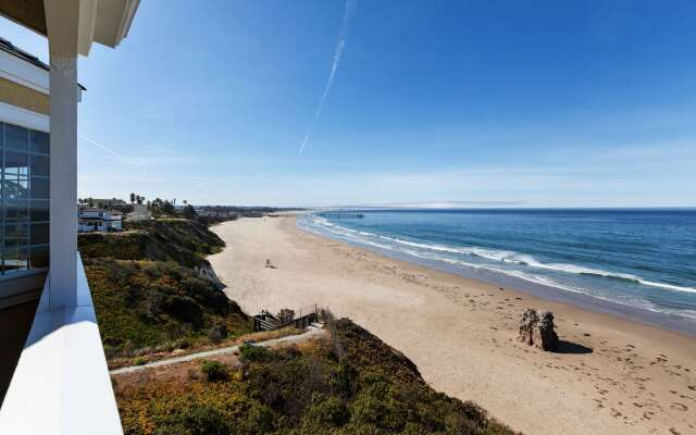 SeaCrest OceanFront Hotel