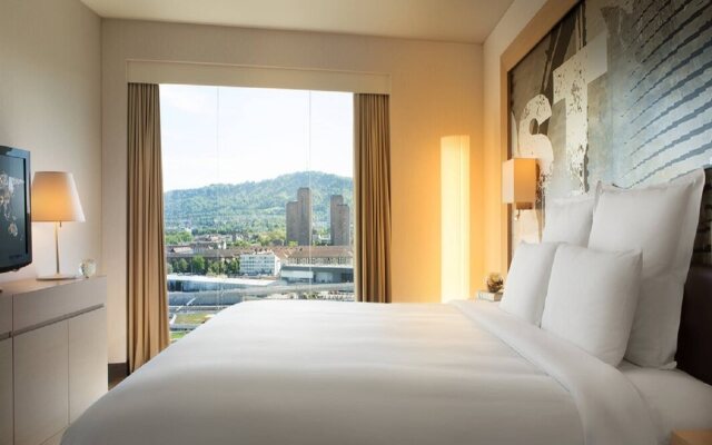 Renaissance Zürich Tower Hotel