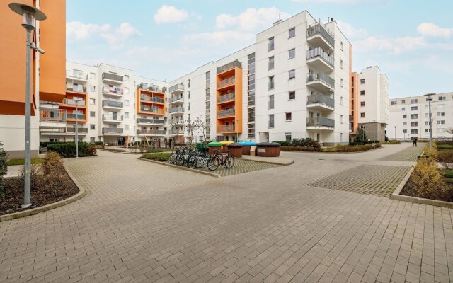 Spacious Apartment Poznań by Renters