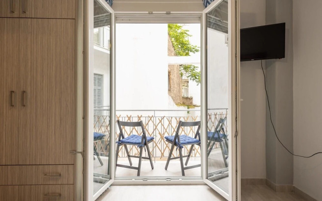 Sweet and Central apt for 2 Fresh Paint feb 2024