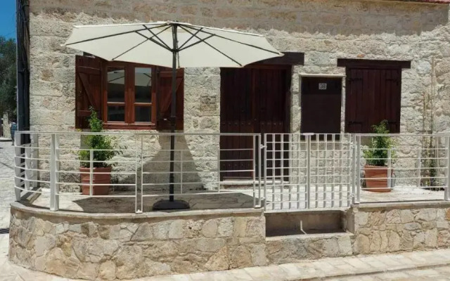 Villa Saint George Stone Costa Demetriou