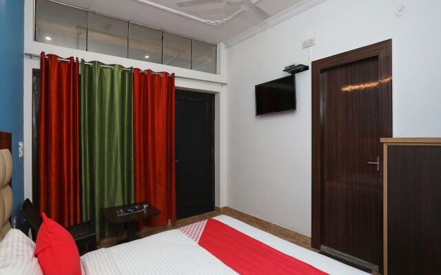 OYO Flagship 17085 Bhagat Residency
