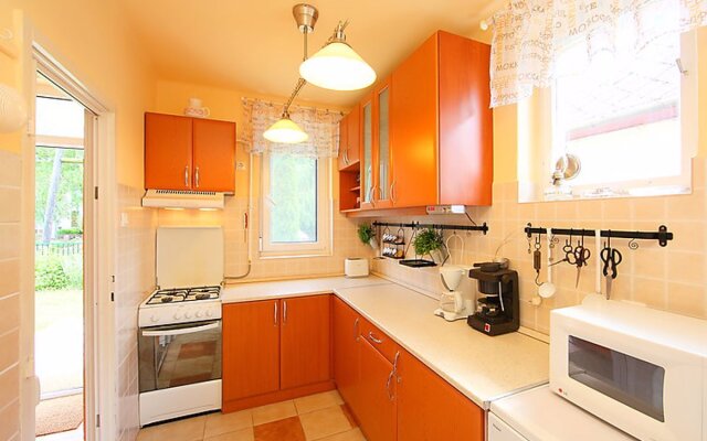 Hanna Holiday House