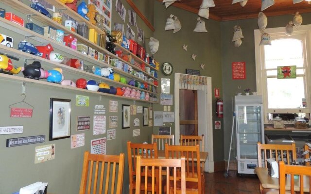 Wozza's B&B and Vault Cafe