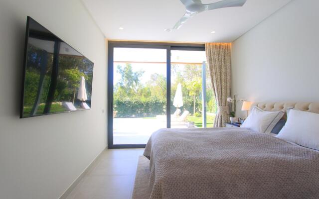 2223 - New modern Villa with Pool and Garden