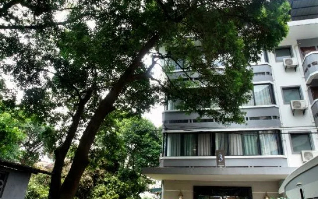 Yu Hill Hotel (Guilin Arctic Square)