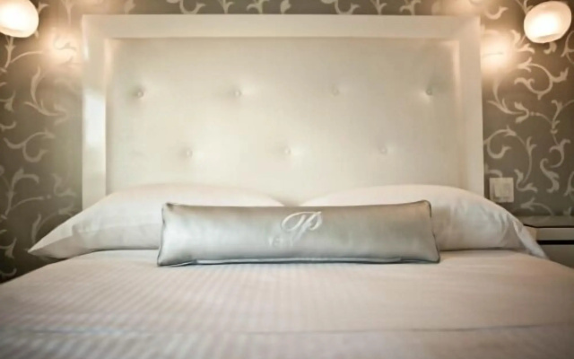 La Pensione Hotel