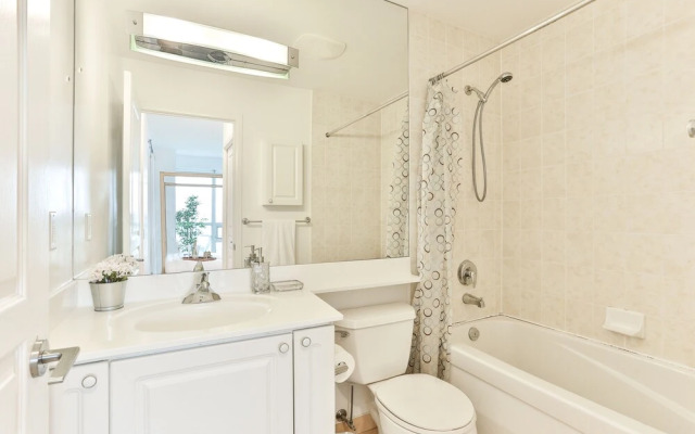 Vibrant Urban Condo 2Bed 2Bath