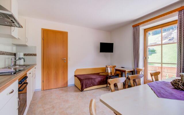 Attractive Apartment in Hainzenberg With ski Room