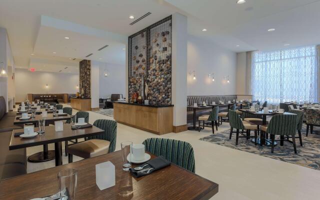 DoubleTree by Hilton Evansville