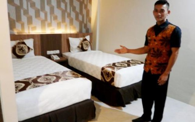 DHoliday Hotel