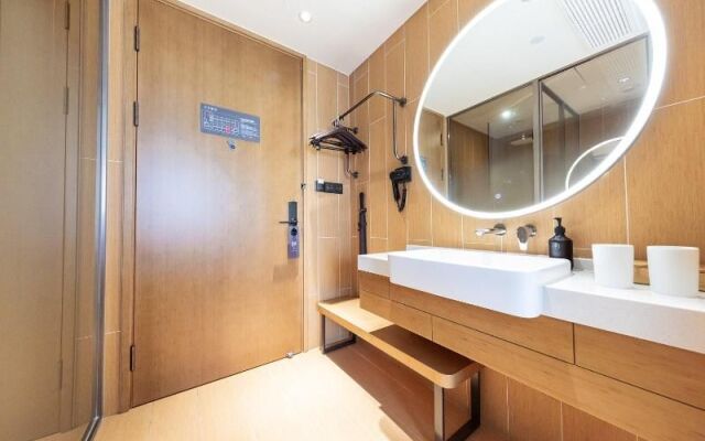 Ji Hotel(Shanghai Dning International Branch)