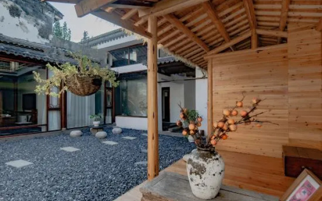 Shanghai Bu She Jiangnan Homestay (Zhujiajiao Ancient Town Branch)