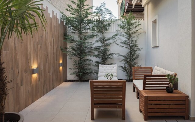 Patra Elegant Residence