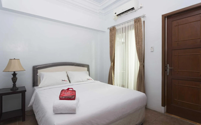 RedDoorz @ Tanah Baru Depok