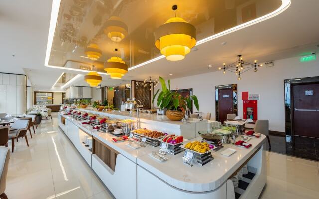 Muong Thanh Grand Bai Chay Hotel