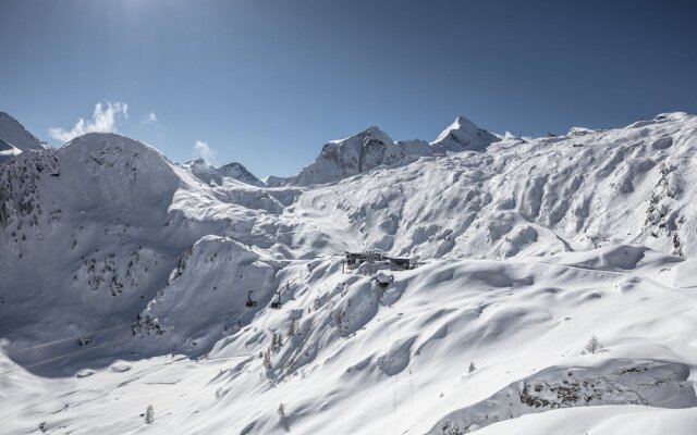 Serviced Luxury Chalet Evi