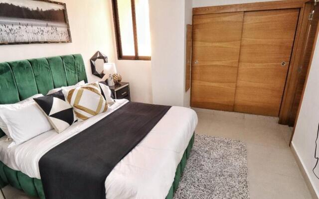 Sleek 1-Bedroom Condo w/Rooftop Hot tub in Gazcue
