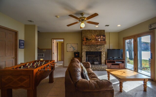 At Lake's Edge 6 Bedroom House