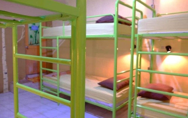 OYO 93860 Wonosobo Bunkbed