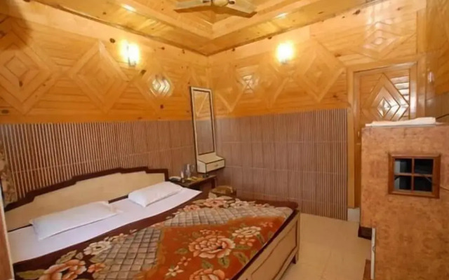 Hotel Dev Cottage