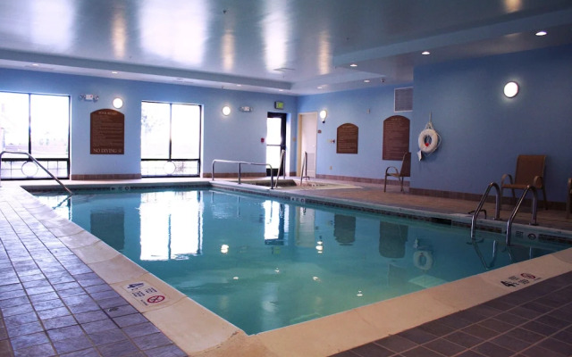 Holiday Inn Express Hotel & Suites Latham