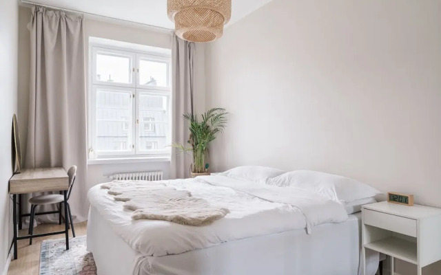 Modern Top-Floor Apt. in Helsinki