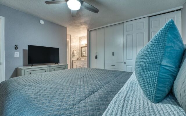 2BR Sleeps 6 Pool BBQ Gym Hot Tub & Bar Hopping!