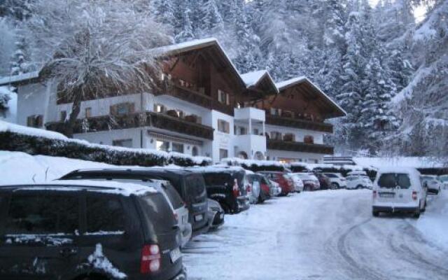 Hotel Larch