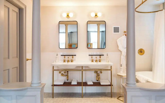 Hotel Kinsley