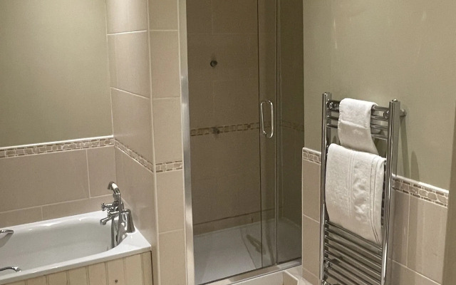 The Commercial Bar & Hotel