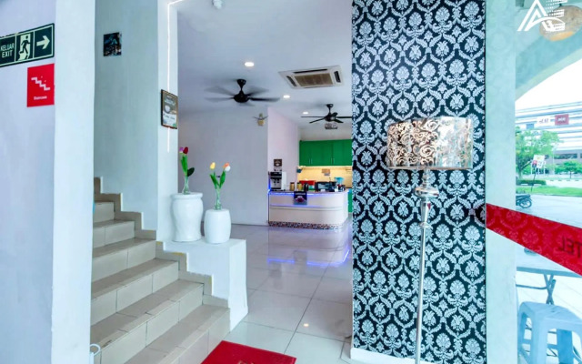 8 Hotel by OYO Rooms