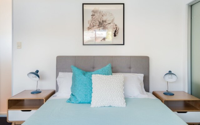 Studio 64 Oyster Bay Modern